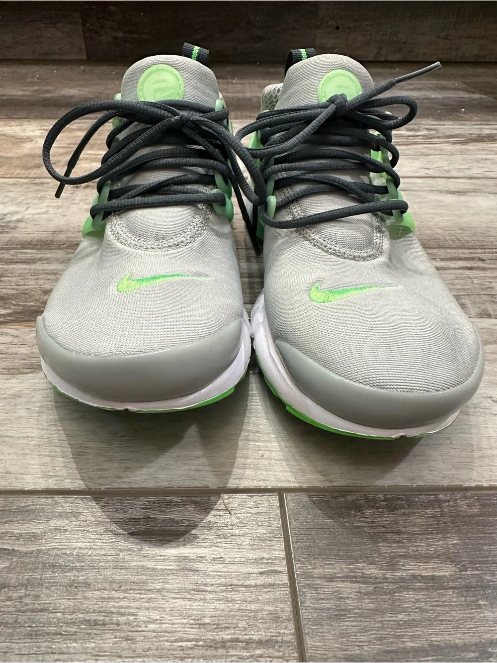 Nike Air Presto Grey and Green Trainers Youth size 5